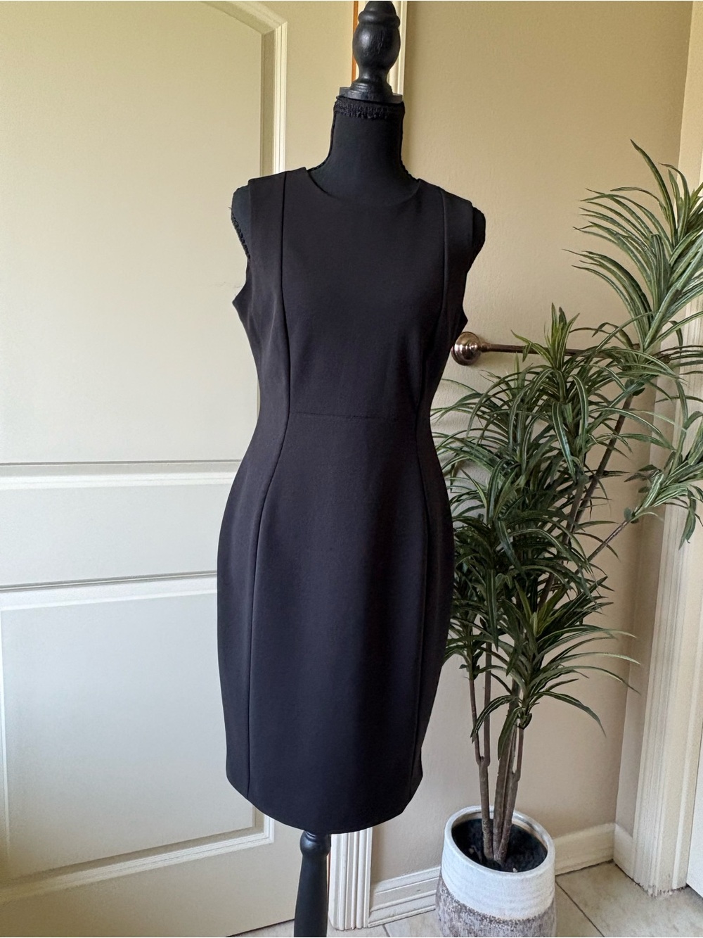 Calvin Klein Black Sleeveless Midi Sheath Dress
